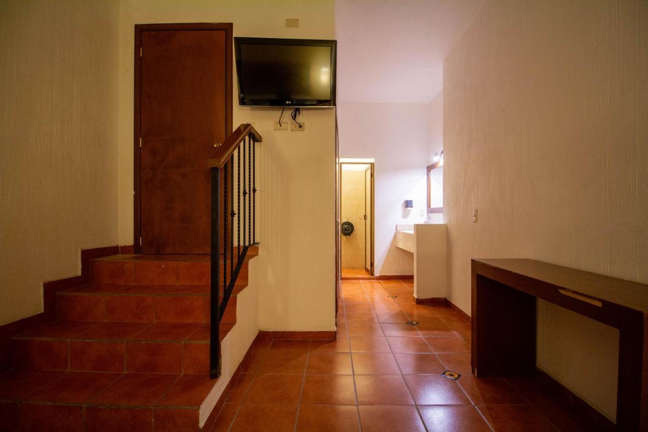 Hotel Degollado Zewnętrze zdjęcie